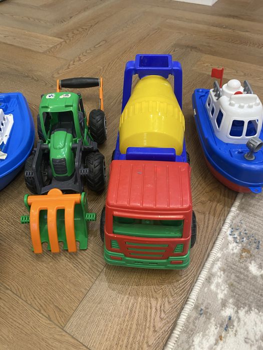 Продам игрушки машины фирмы Полесье