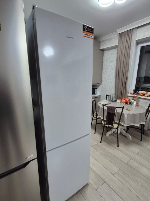 Холодильник Indesit