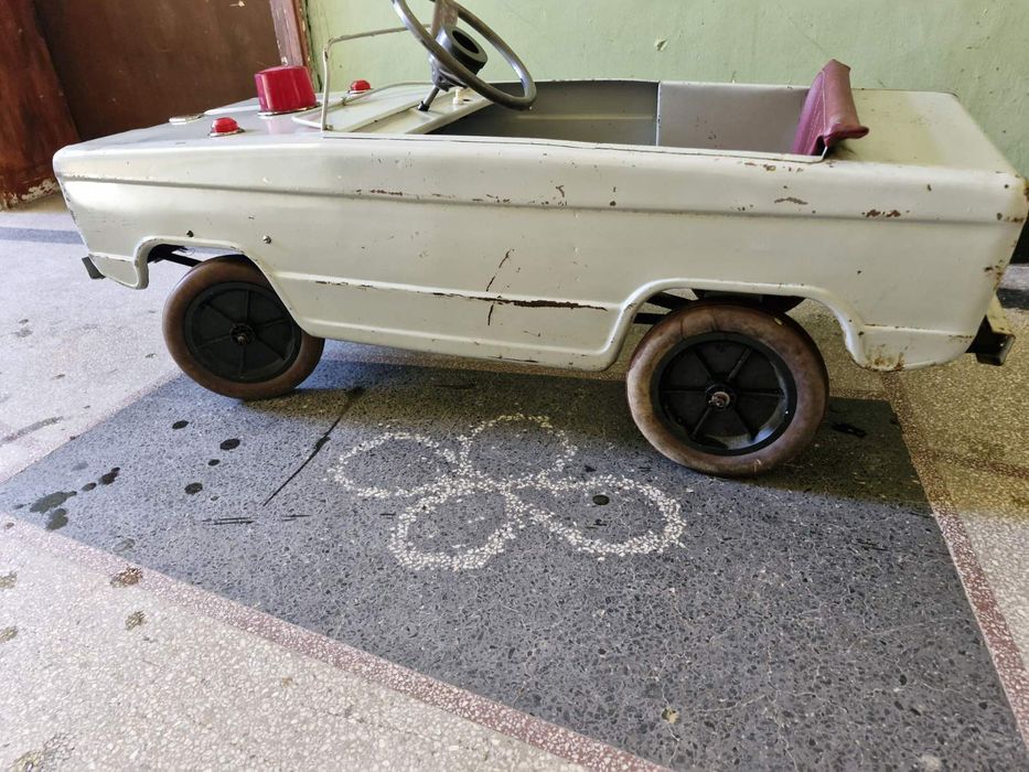 Стара метална количка с педали СССР