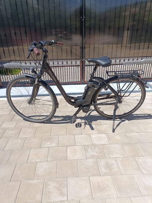 Bicicleta aluminiu passat roti 28 foarte usoara schimbatoare shimano  frane hidraulice tektro draco lichid disc trekking dinam in butuc