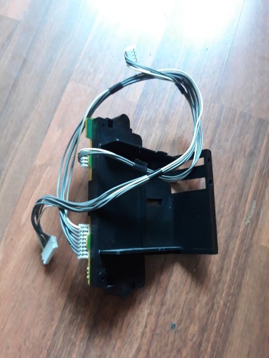 Vând Placă intrare auxiliare pentru televizor LCD Panasonic