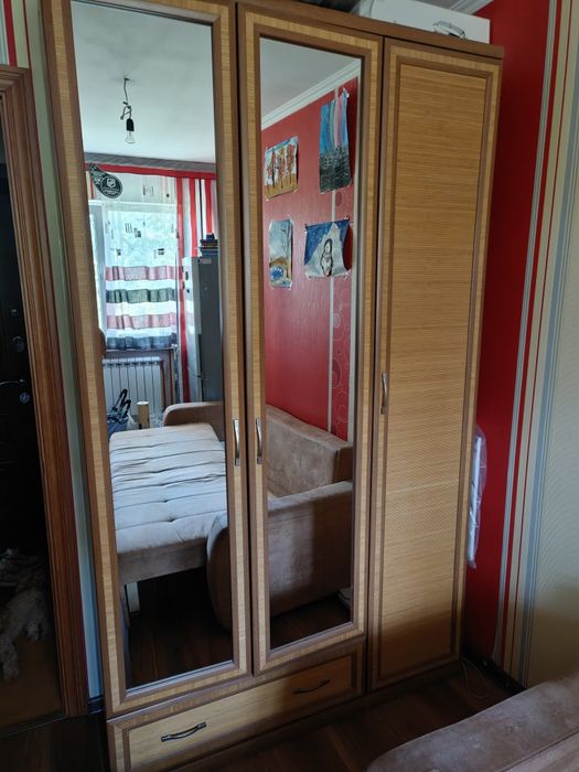 Продам Шкаф в спальню