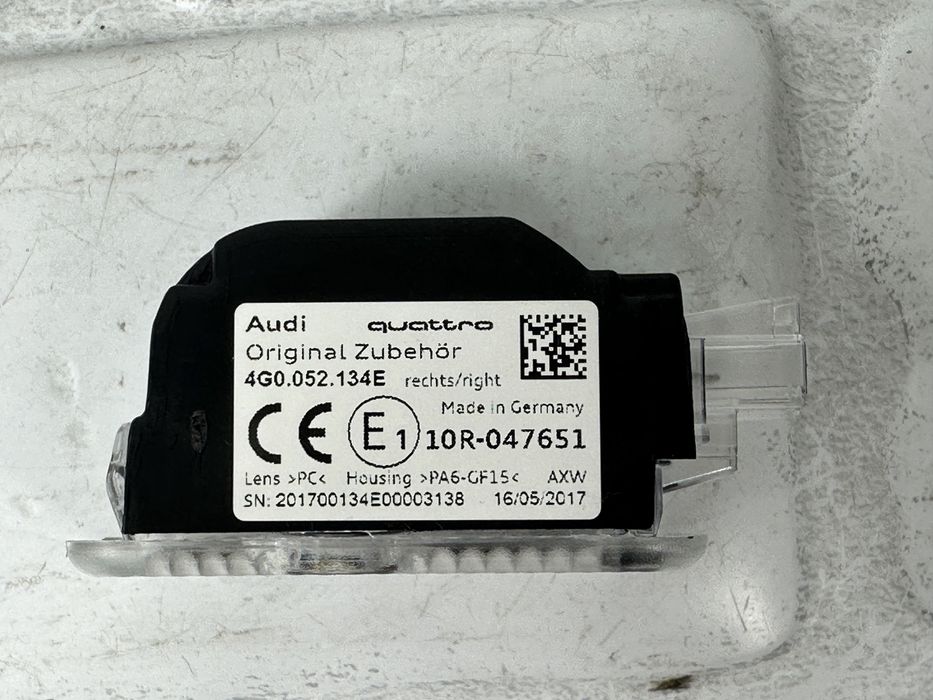Подсветки за врата AUDI QUATTRO A3 A4 A6 A7 Q3 Q5 Q7 Q8 4G0052134E 4G0052135E
