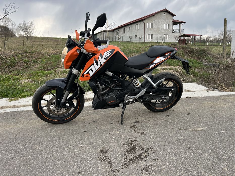 Ktm duke 125 A1 …..
