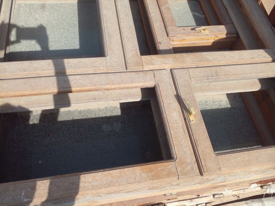Окна двери и балка реика