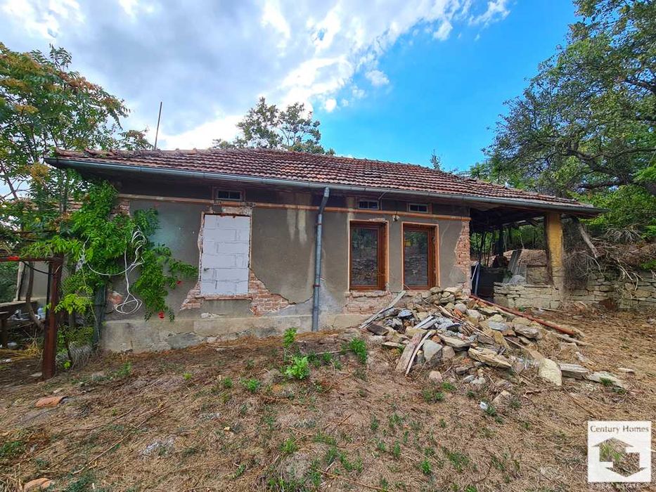 116196 Частично реновирана къща в с.Церова Кория, 15 км. от В. Търново