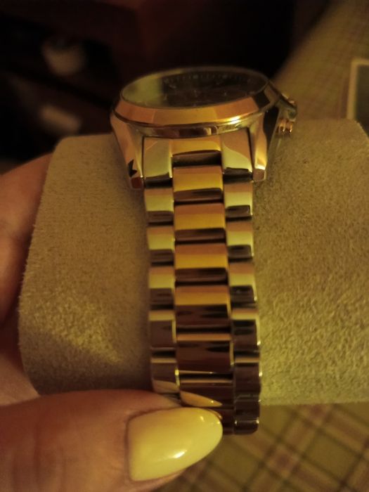 Продам часы Michael Kors!