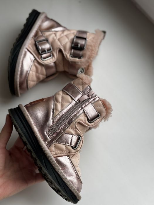 Детские сапожки для девочки