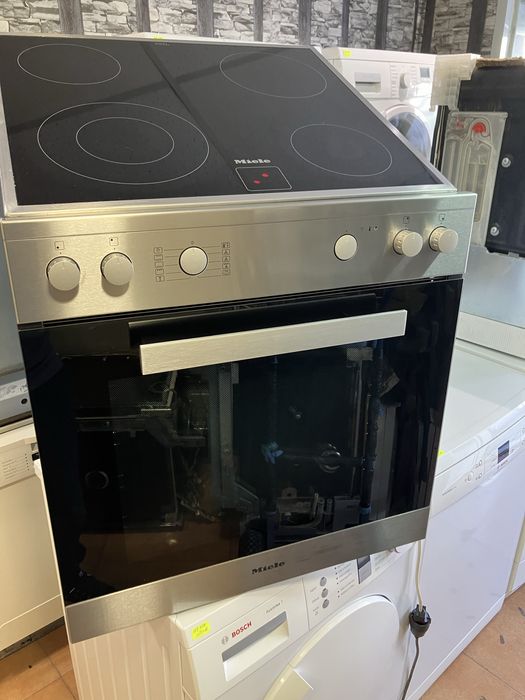 Фурна с керамичен плот MIELE