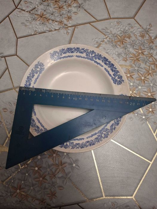 Хрустальные кружки 200 мл. Тарелки.