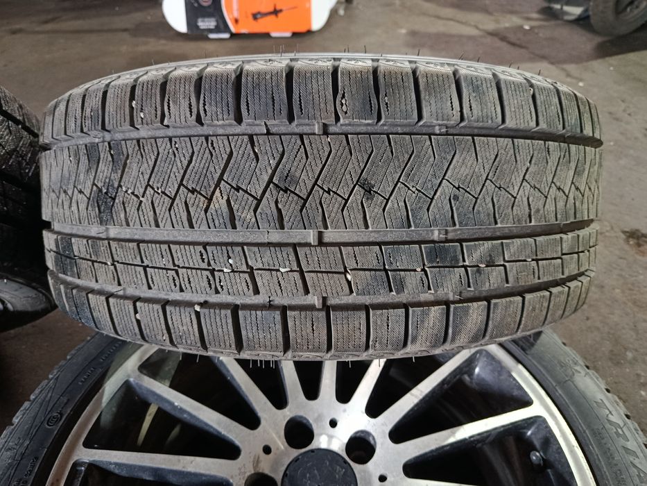Продам комплект диск с зимние резиной