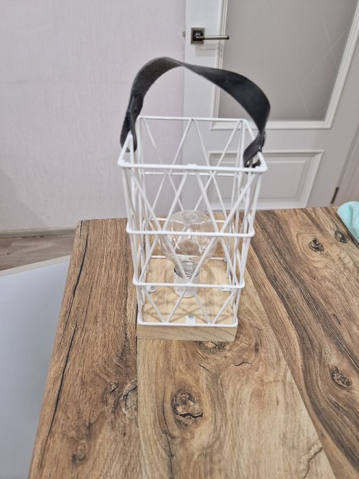 Светильник настольный