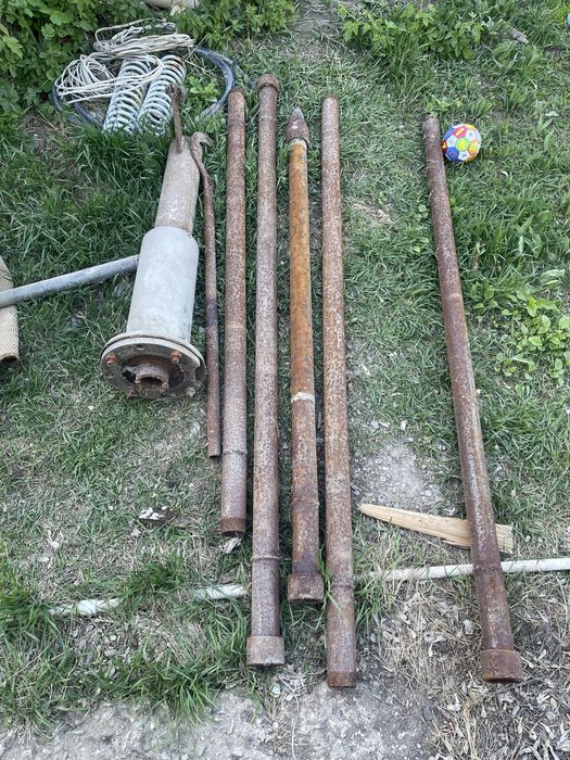 Продам колонку для воды с трубами