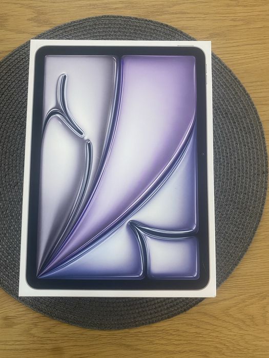 iPad Air 11-inch Wi-Fi ЧИСТО НОВ