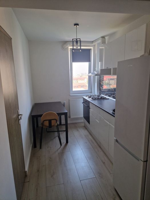 Proprietar închiriez apartament cu 3 camere