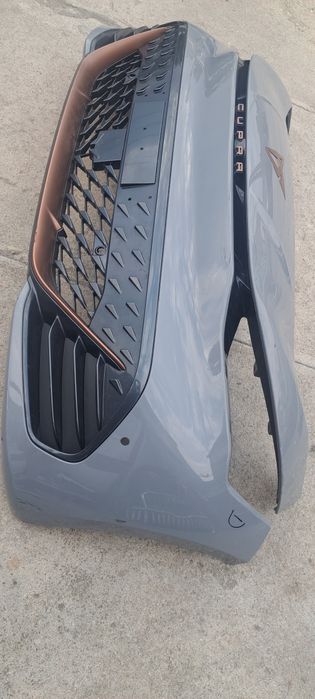 Bara fata Cupra Born