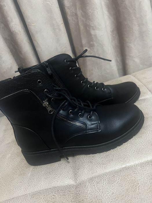 Ботиночки новые 41 рр покупала в Москве.