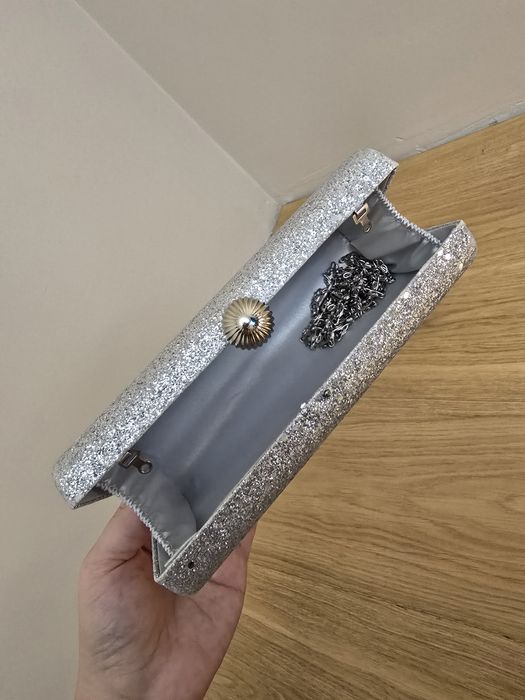 Сребърни обувки и чанта