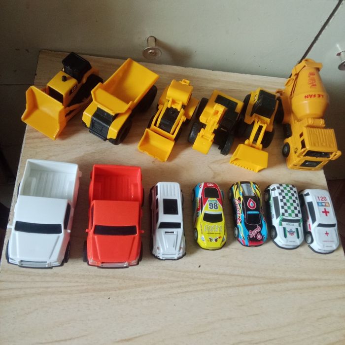 Продам детские машинки все это за 5000т.