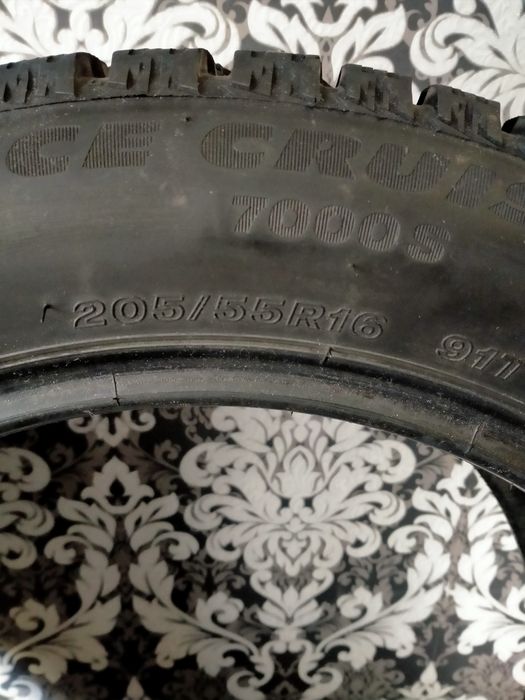 Продам шины зимние 205/55/16
