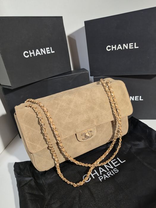 Налична чанта Chanel Maxi Flap