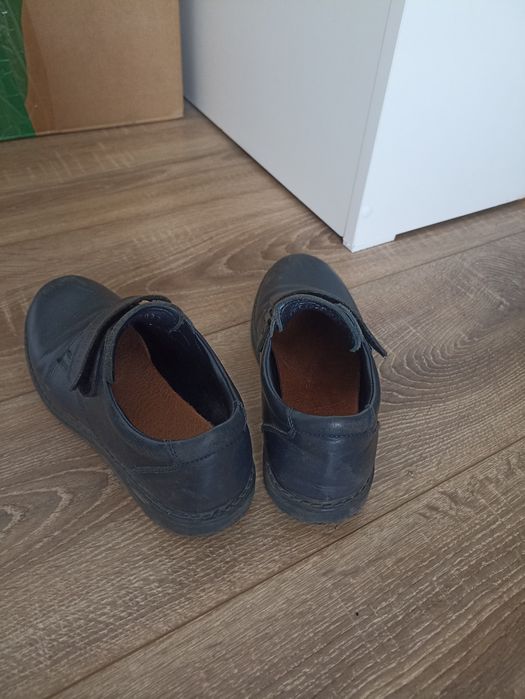 Продам кожаные туфли