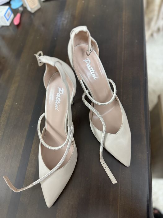 Туфли новые  , каблук 8 см