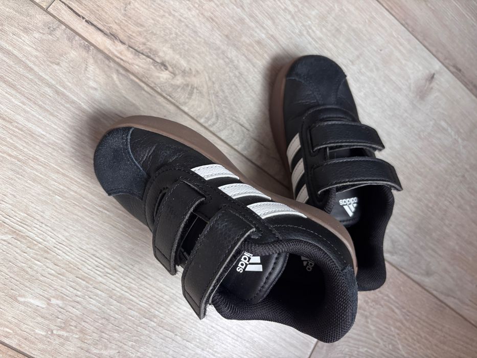 Маратонки adidas