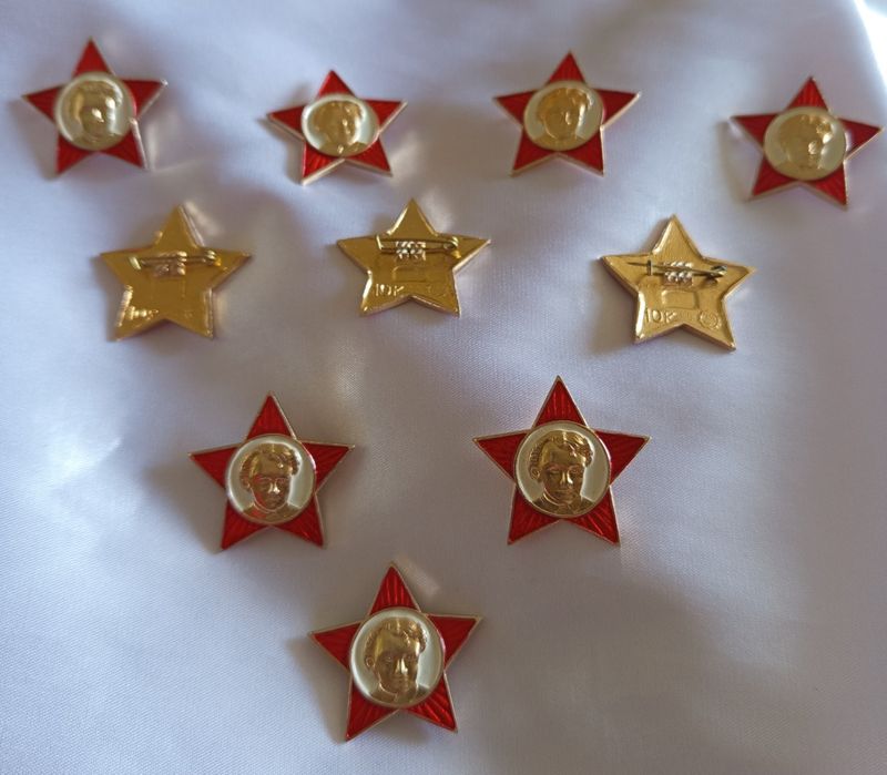 Значки и знаки СССР