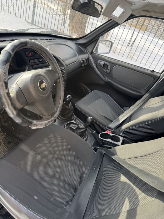 Продам ниву шевролет 2013года