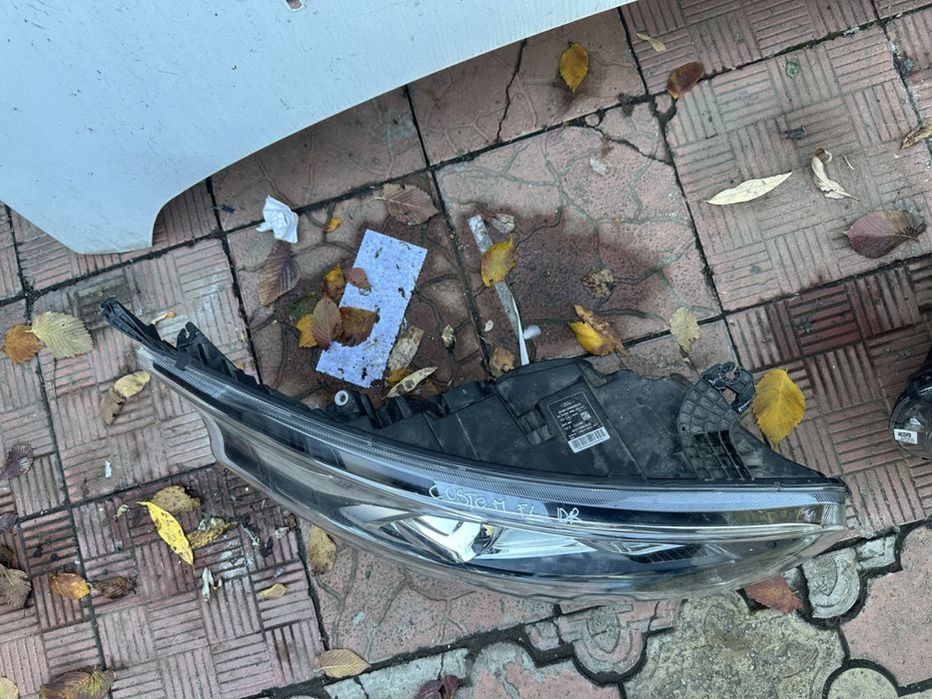 Far stanga dreapta / capota Ford Transit Custom Facelift