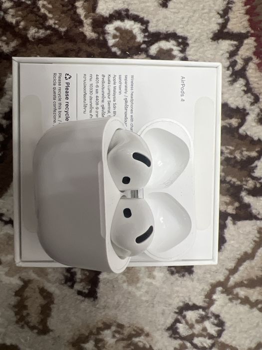 Airpods4 , apple watch 3