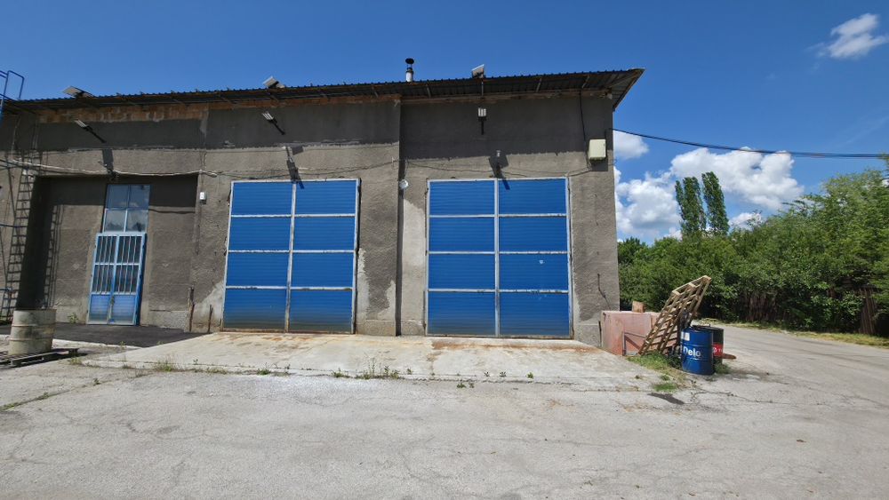 Дава се под наем Промишлена сграда в Перник, Мошино - 700 кв.м за 3500 € - Снимка #9