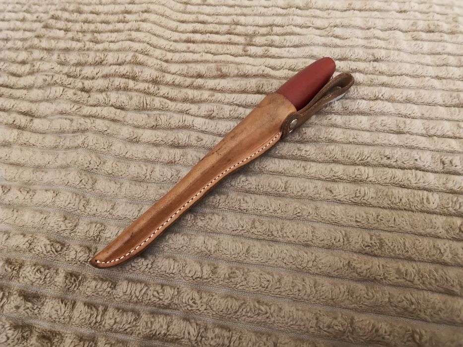 Продавам нож финка