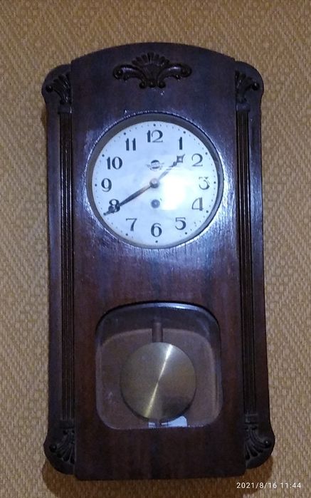 Продаю настеные часы. СССР . в хорошем состоянии