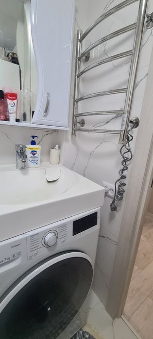 Продаю квартиру 8-й микрорайон  11 дом