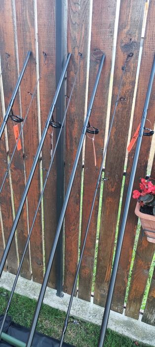 Set 4 Lansete Crap Carbon 3,90m,4 Mulinete 8000 Long Cast, Rod Pod Echipat