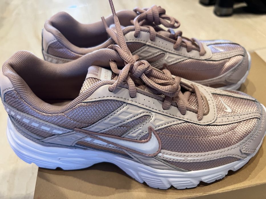 Дамски маратонки Nike Iniator