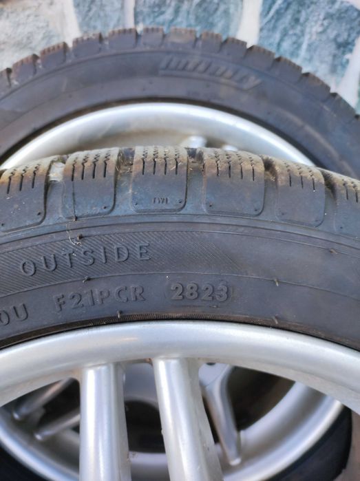 Продавам перфектни зимни гуми 225/45/17