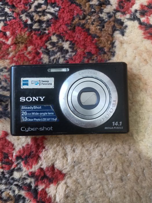 Продаю фотоаппарат SONY