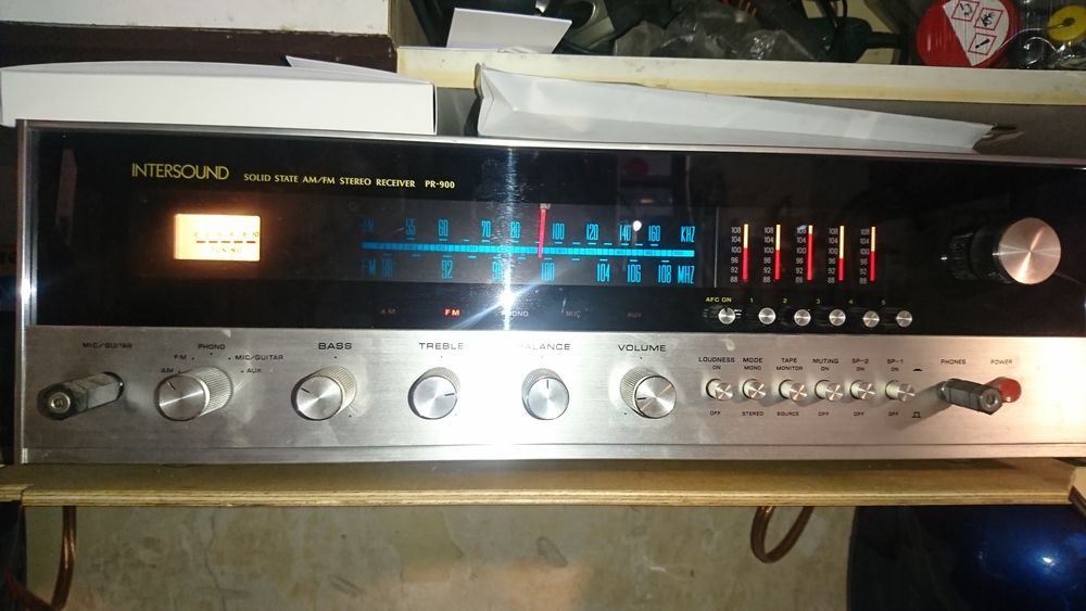 AM-FM стерео ресйвър intersound