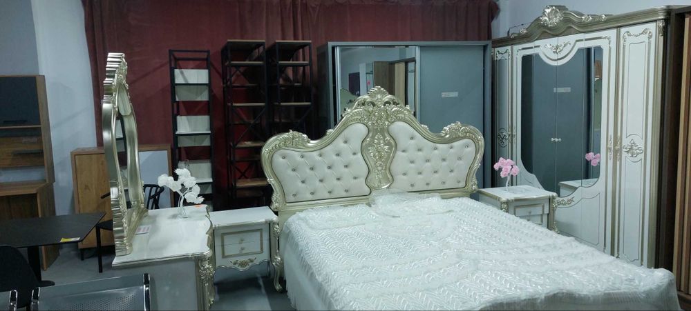 Спальный гарнитурлар сотувда бор