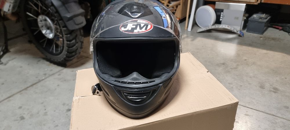 Vand casca moto fm