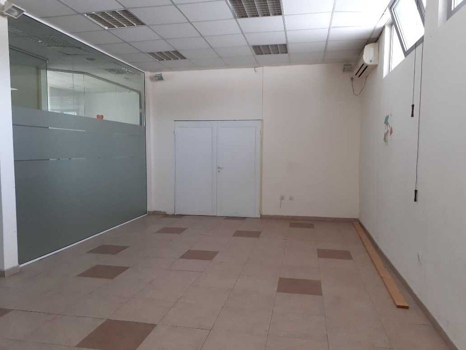 Дава се под наем Офис в София, Младост 1 - 37 кв.м за 336.6 € - Снимка #1