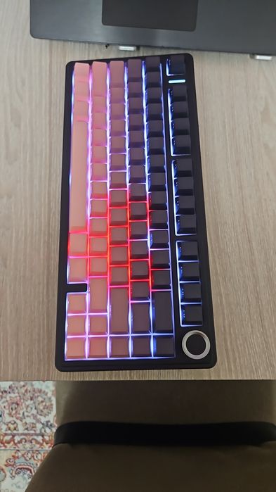 Продам клавиатуру аула ф75