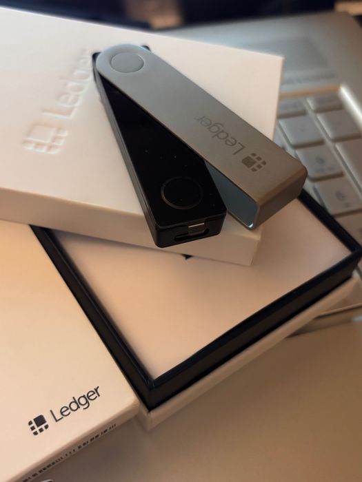 Ledger хардуерен портфейл за криптовалути