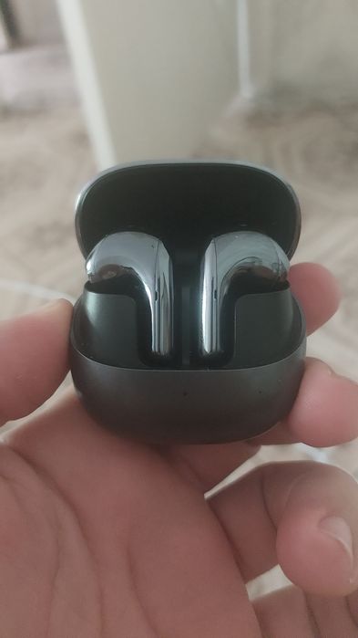 Продам xaiomi buds 5 срочно