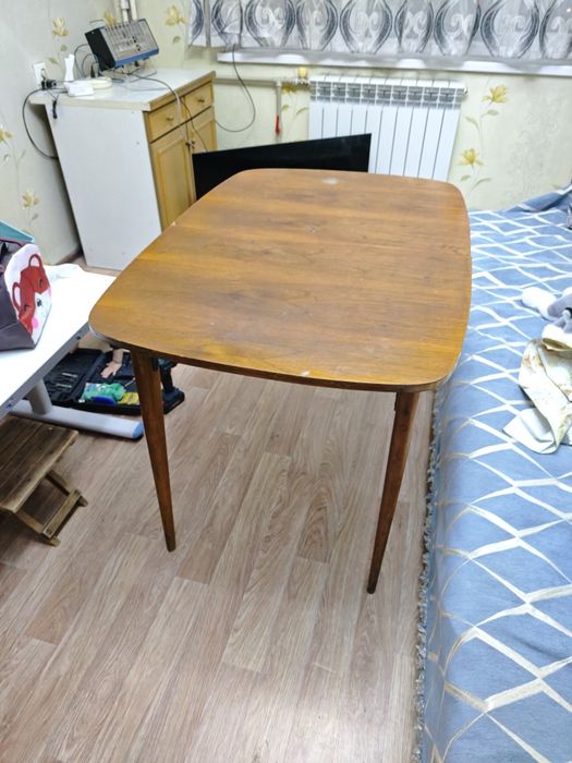 Продам румынский стол