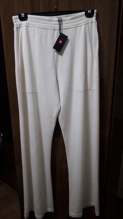 Продам Новый CALVIN Klein кашемир, Max mara