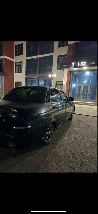 Приора люкс 2012год